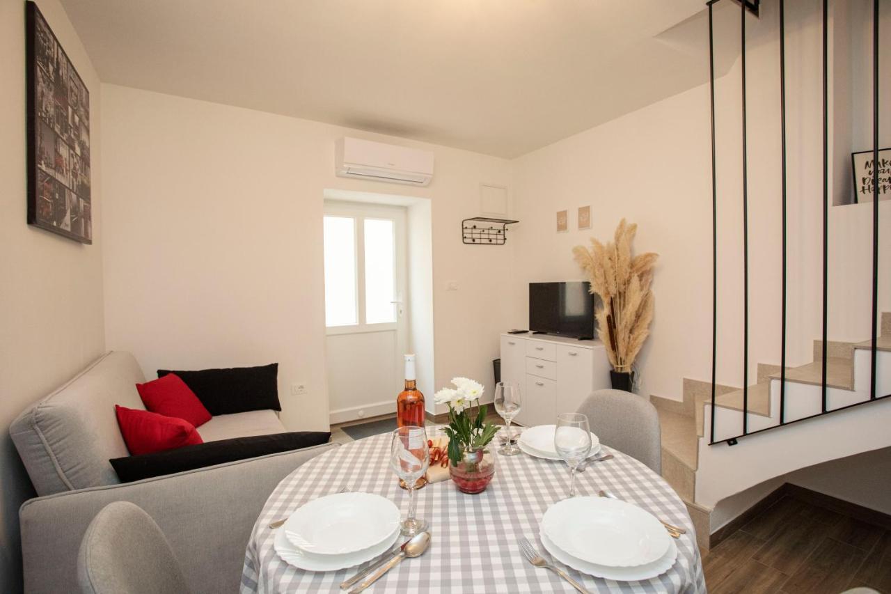 Studio Apartman Amalie Pazin Extérieur photo