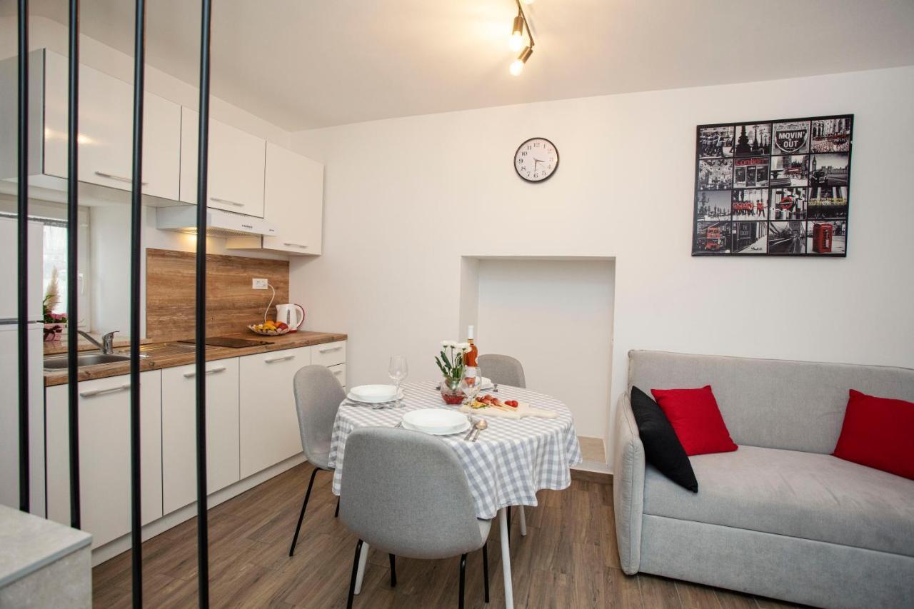 Studio Apartman Amalie Pazin Extérieur photo