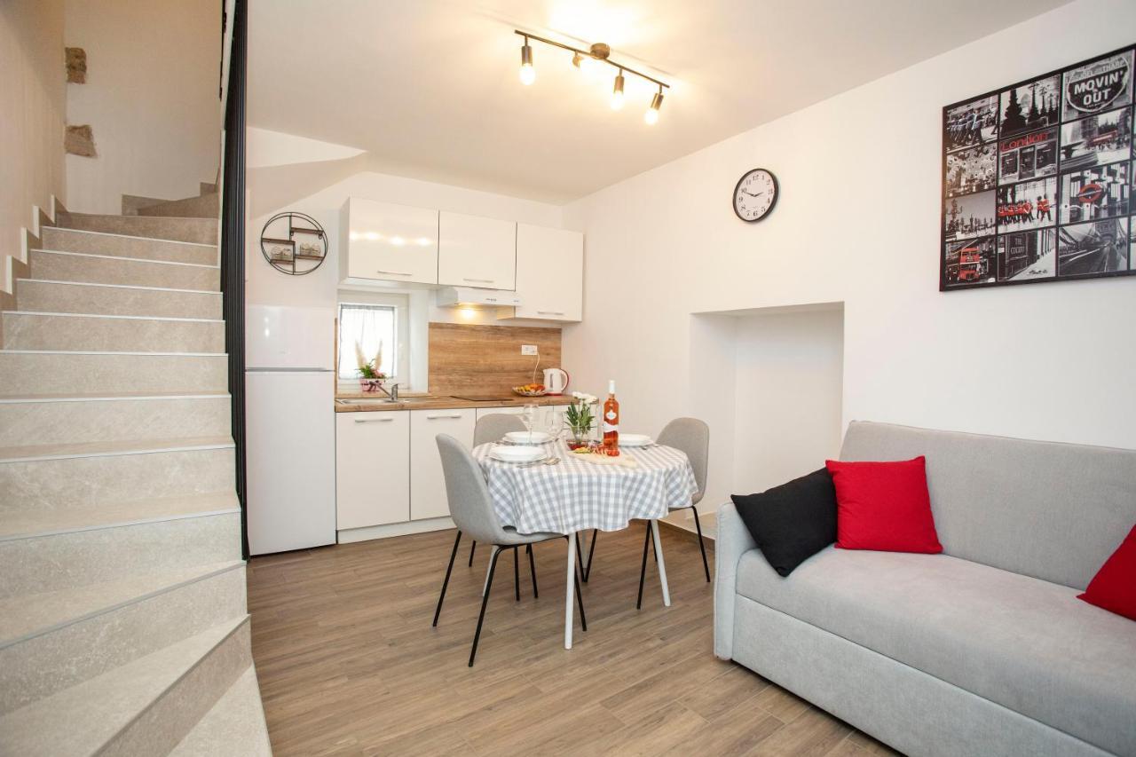 Studio Apartman Amalie Pazin Extérieur photo